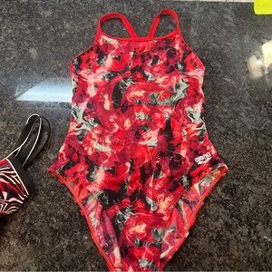 Arena One Piece Racing Swimsuit. Size 36 bust. Great for doing pool laps.